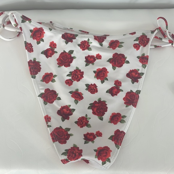 Forever 21 🌹 rose string bikini bottoms - Picture 5 of 5